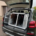 Šunų transportavimo narvas BMW X3 automobilio bagažinėje